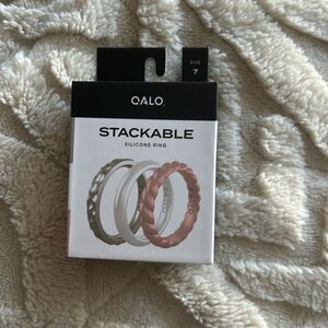 Qalo stackable silicone rings size 7